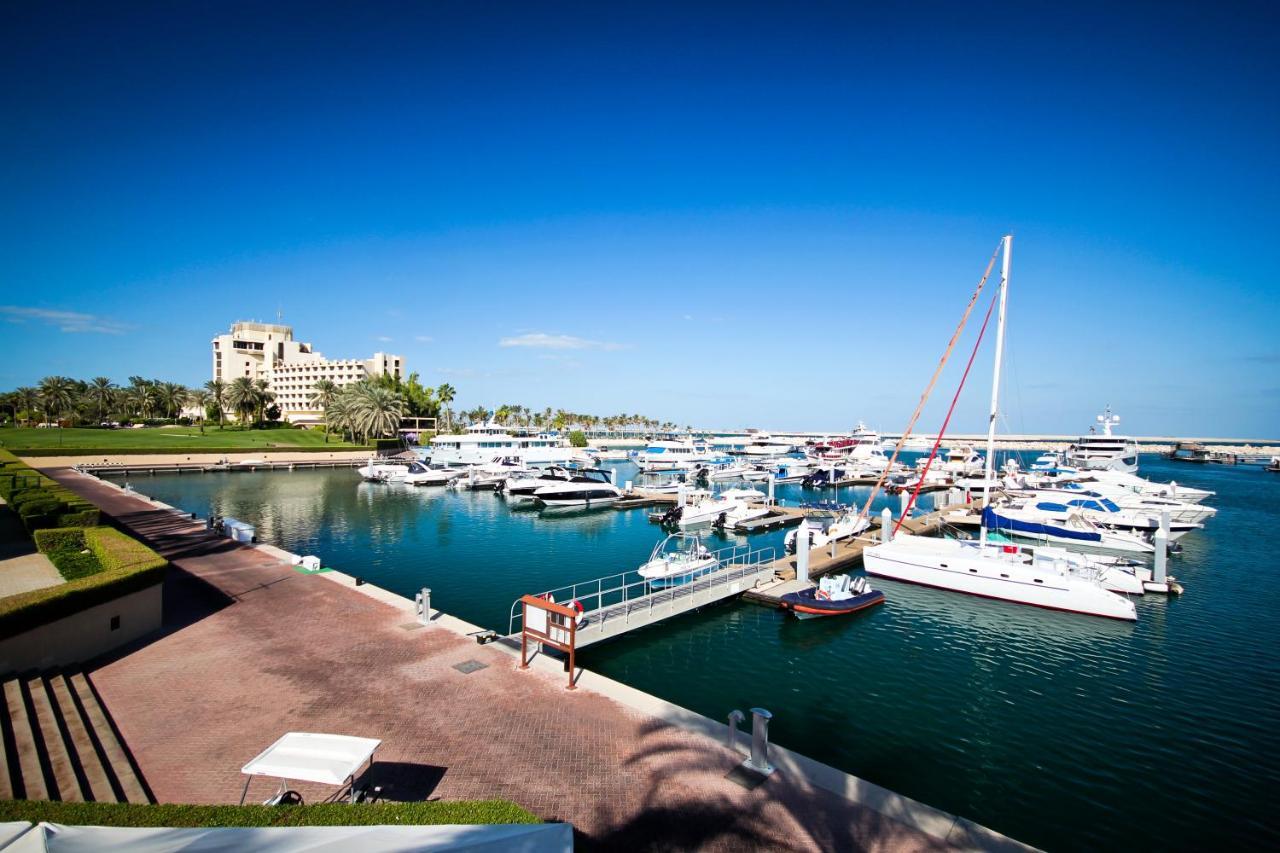 منتجع جيه ايه - فندق جيه ايه بيتش دبي المظهر الخارجي الصورة The Royal Oman Police Yacht Club